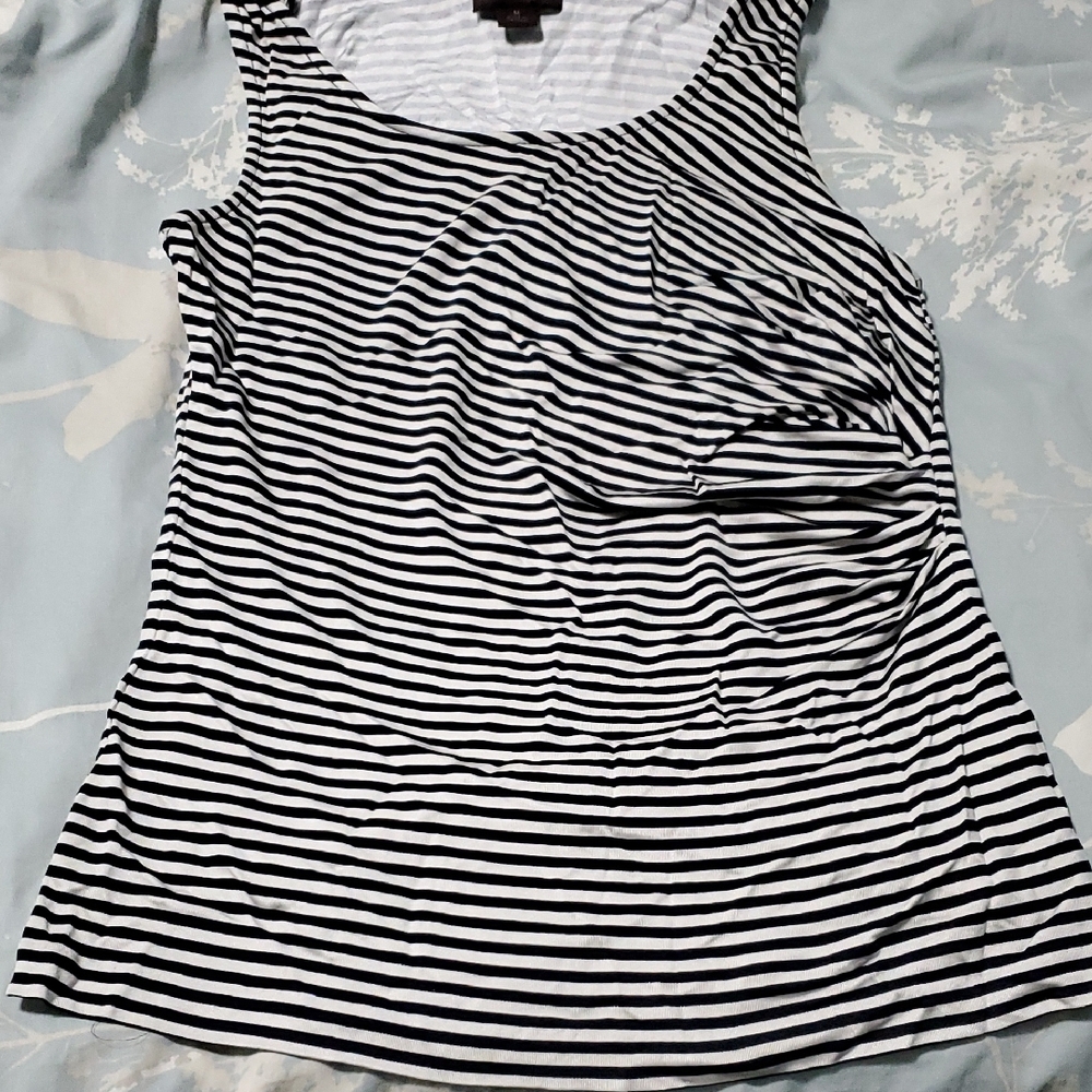 🌺 3 / $45 Striped Black and White Women's Top